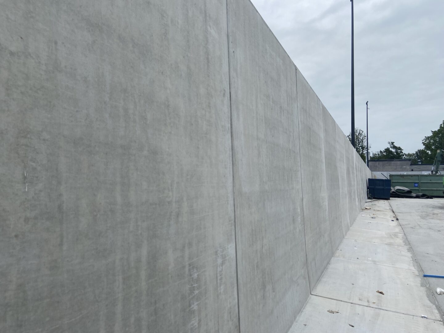 Bosch Beton - Extra opslag met keerwanden bij Schrootbedrijf G. Schrijver in Apeldoorn