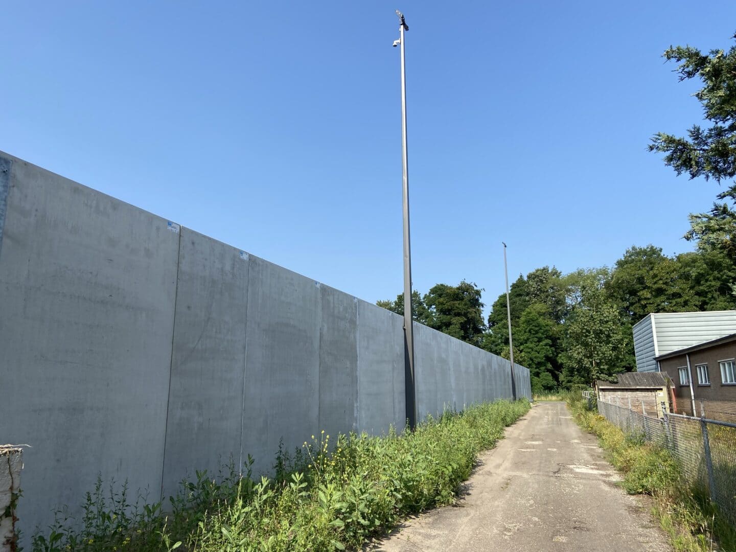 Bosch Beton - Extra opslag met keerwanden bij Schrootbedrijf G. Schrijver in Apeldoorn