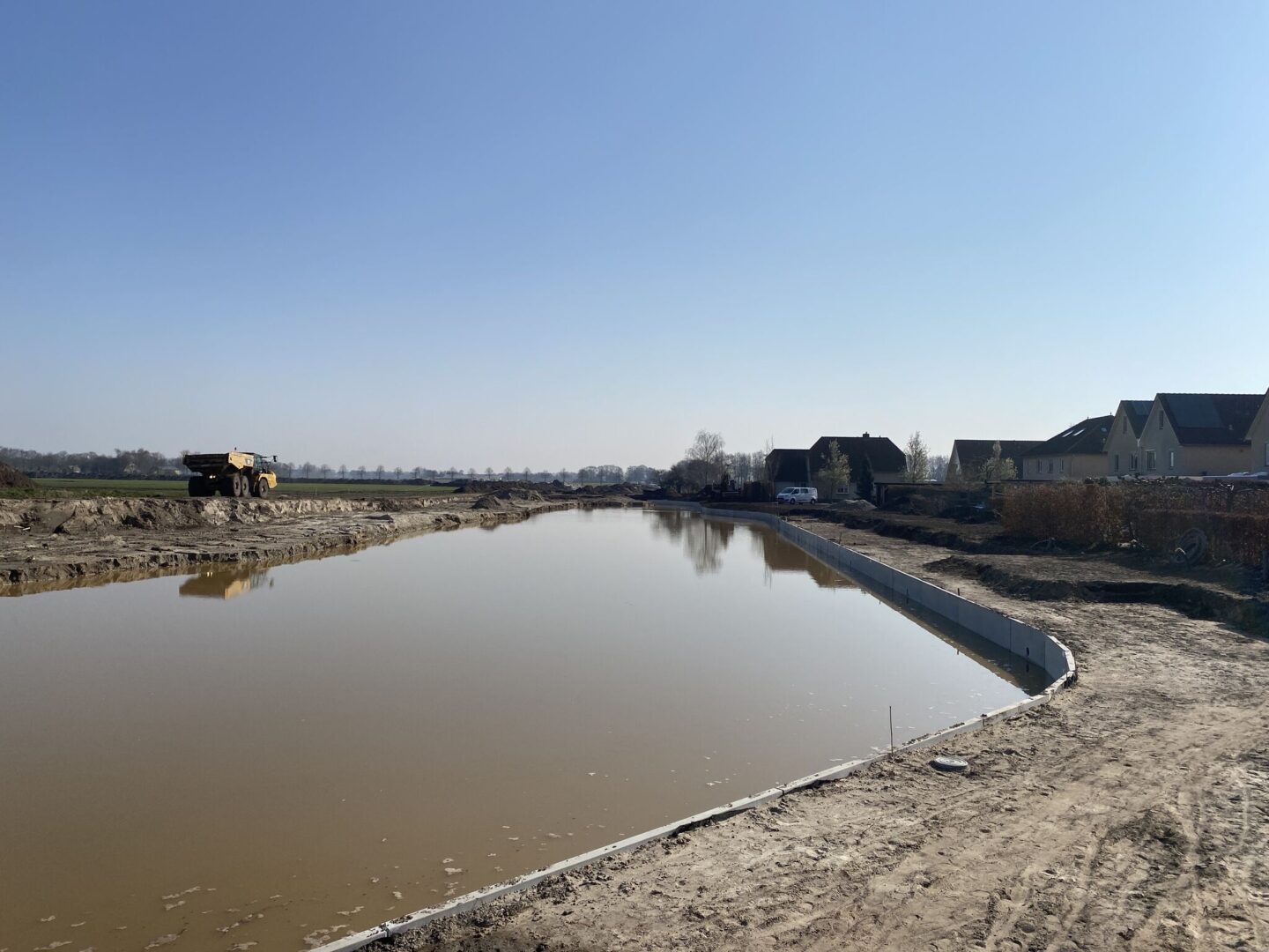 Bosch Beton - Keerwanden voor noodberging Ossehaar in Coevorden (Beeld © Waterschap Vechtstromen)